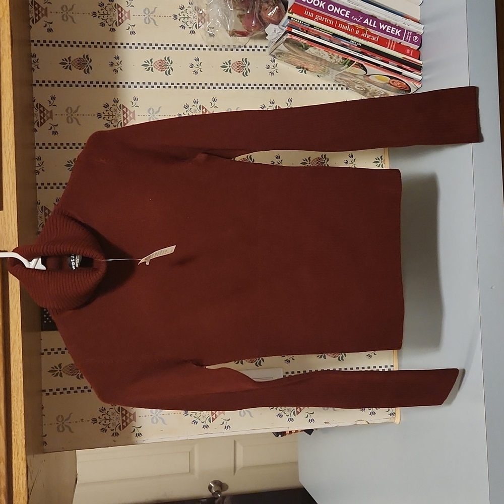 NWT Burgundy Wet Seal Size Small Turtle Neck